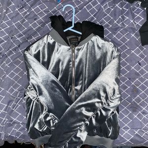 Soft silk puff jacket size small never worn